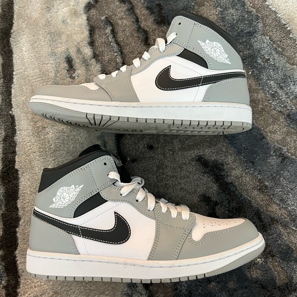 Air Jordan 1 Mid